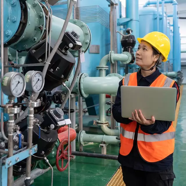 Key Benefits & Challenges of EaaS for Manufacturers